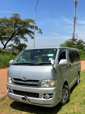 Toyota Grand HiAce 2009 Silver