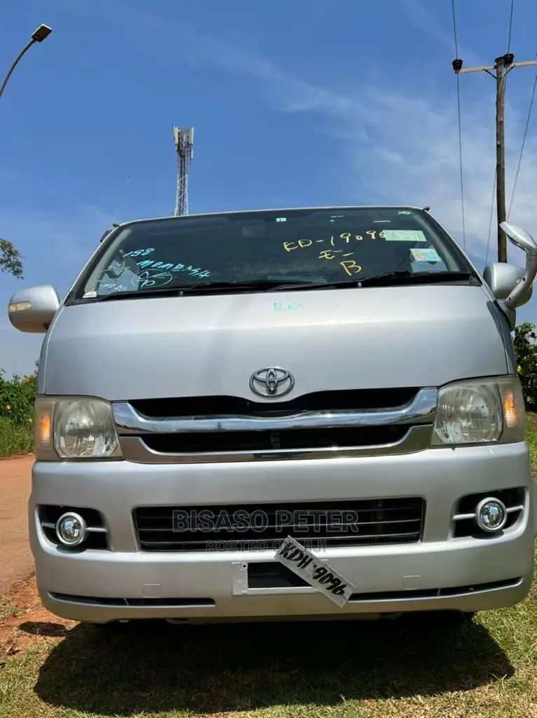 Toyota Grand HiAce 2009 Silver