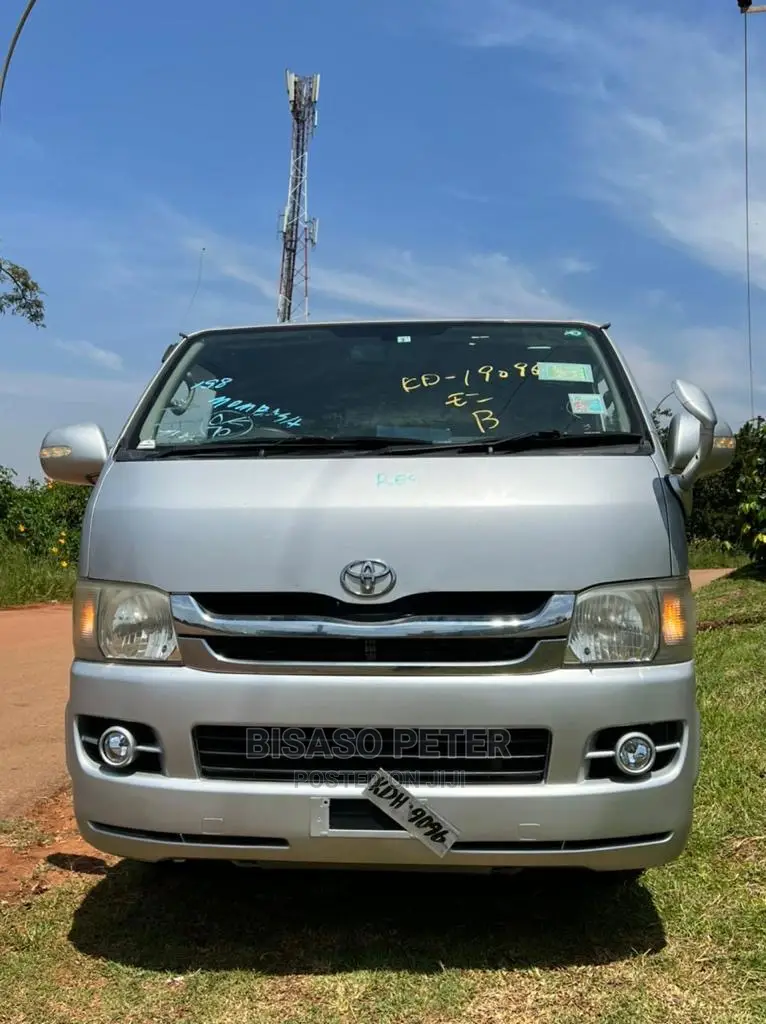 Toyota Grand HiAce 2009 Silver