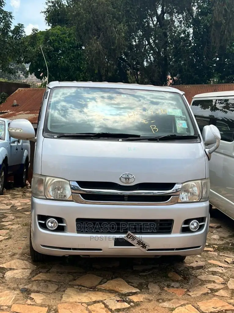 Toyota Grand HiAce 2009 Silver