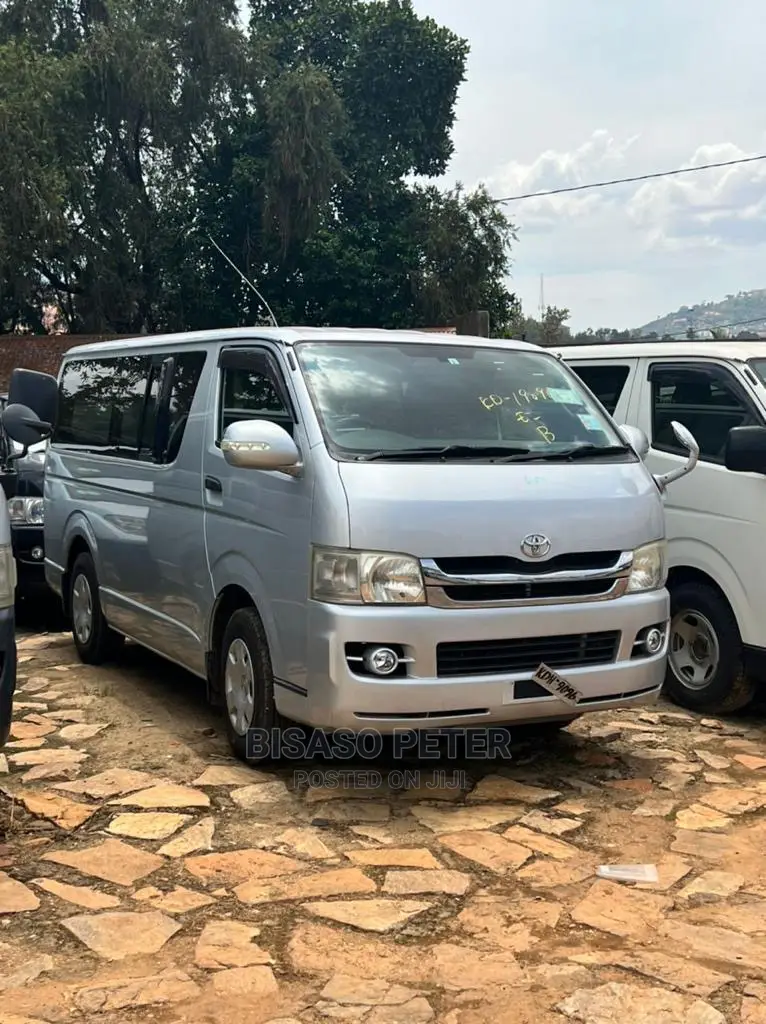 Toyota Grand HiAce 2009 Silver