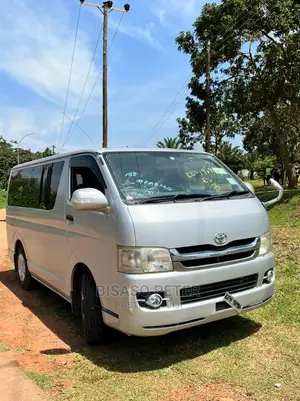 Toyota Grand HiAce 2009 Silver