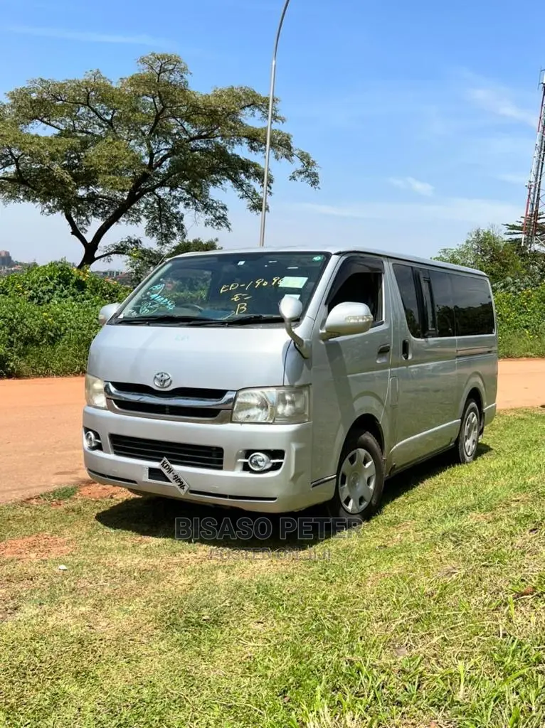 Toyota Grand HiAce 2009 Silver