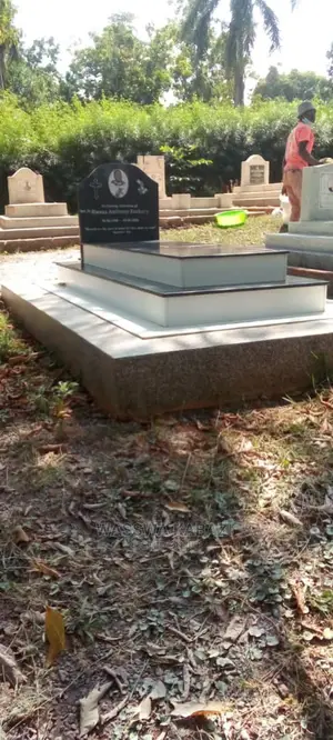 High Quality Tombstone and Headstone Design S