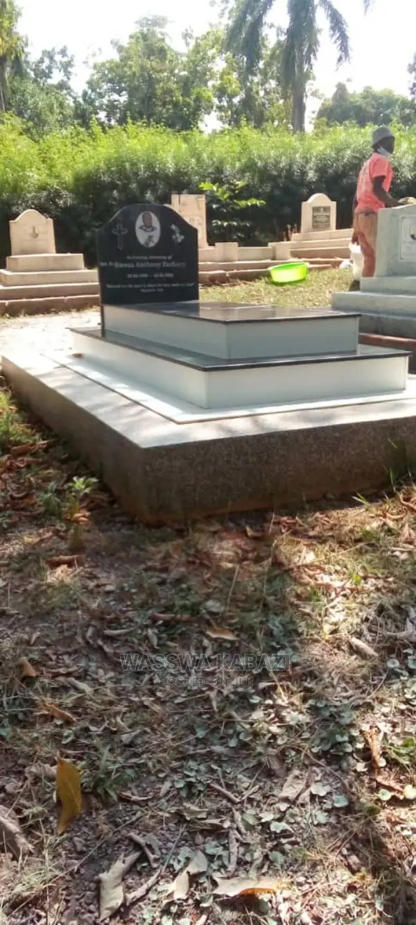 High Quality Tombstone and Headstone Design S