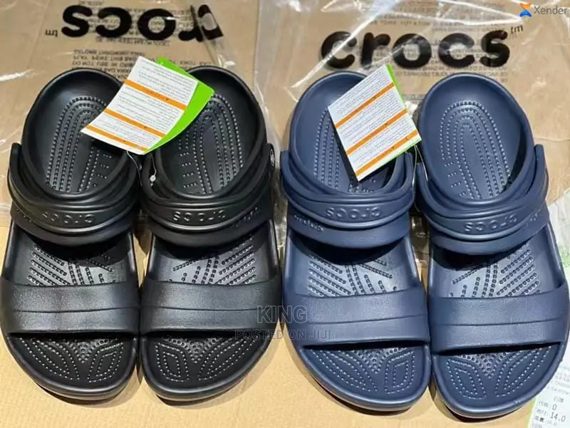 Fashionable Vivid Crocs