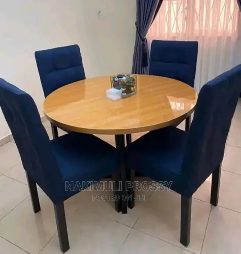 Round 4 Seater Dinning Set