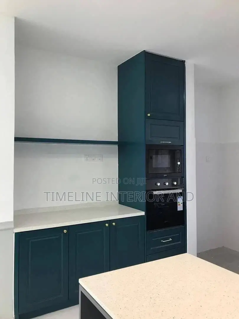 Kitchen Classic Cabinets.