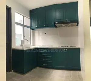 Kitchen Classic Cabinets.