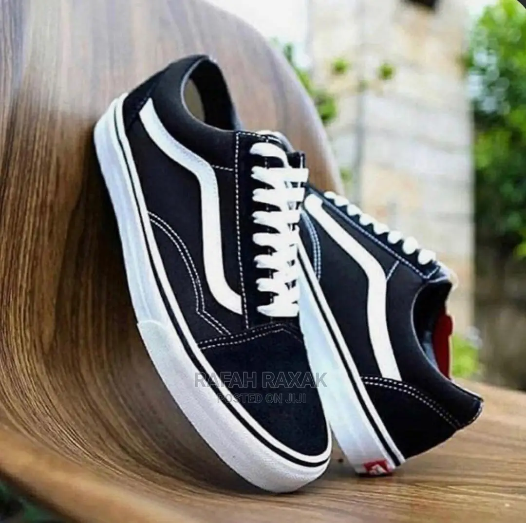 Original Black White Vintage Vans Off the Wall Sneakers
