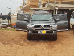 Landcruiser V8 for Hire-Rent Selfdrive