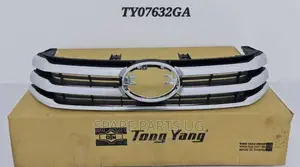 Hilux Revo Chrome Grille