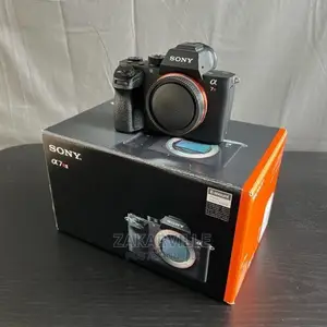 Sony A7R II With Sony 28-70mm Lens (42.4 Megapixels)