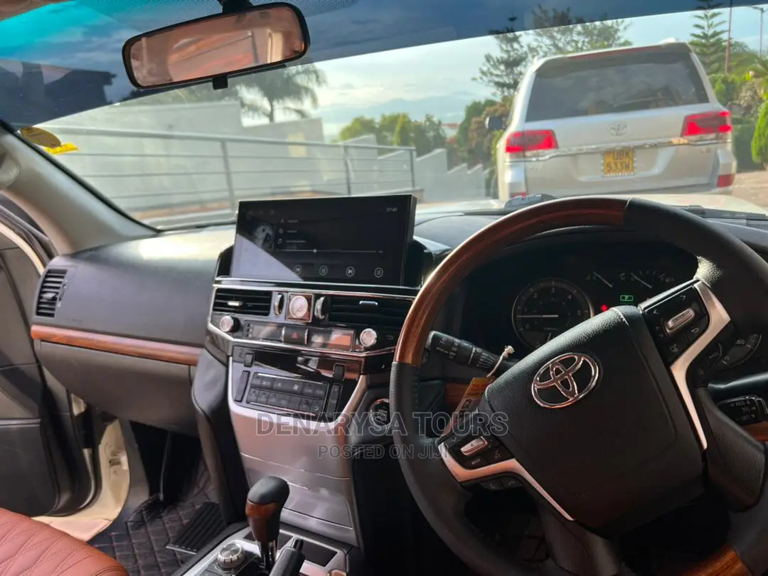 Landcruiser V8 for Hire. Selfdrive