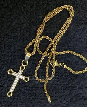 Men’S Simple Necklaces Available With a Cross Pendant