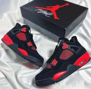 Air Jordan 4 Retro
