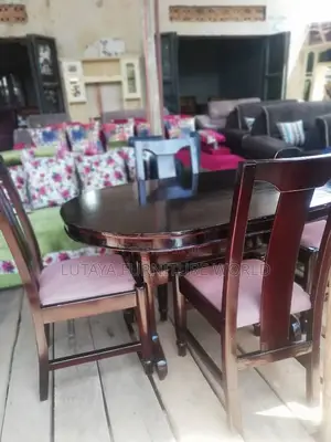 Dinning Table for Sale in Good Quality