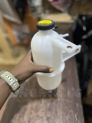 Hilux Vigo Radiator Tank / Reserve Tank