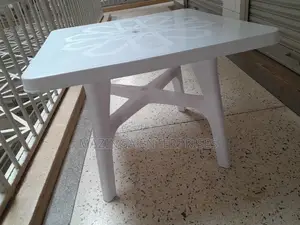 Square Plastic Table(White and Blue)