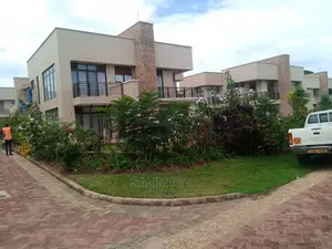 4bdrm Duplex in Kololo Property, Wakiso / Wakiso for Sale