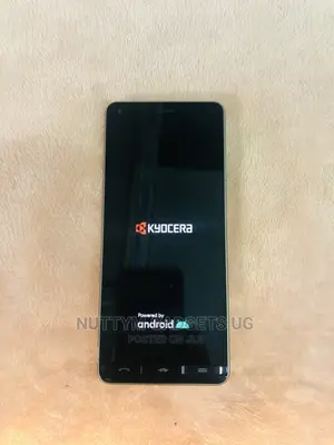 Kyocera Basio 4 32 GB Silver