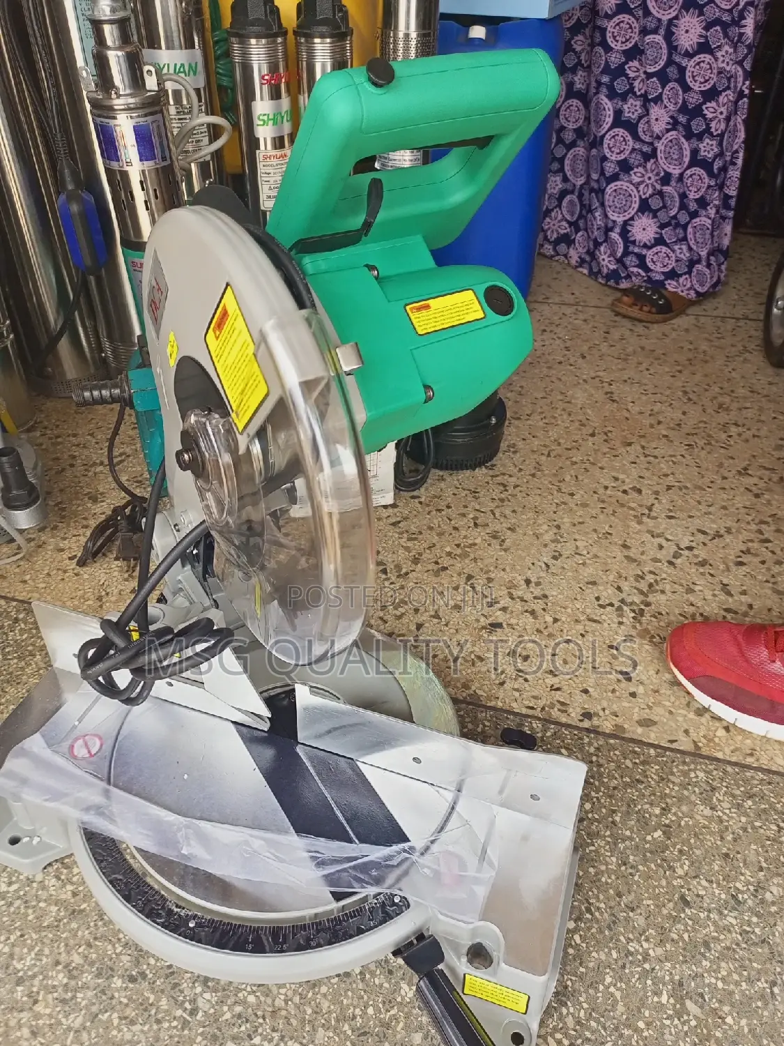 Miter Saw Dca
