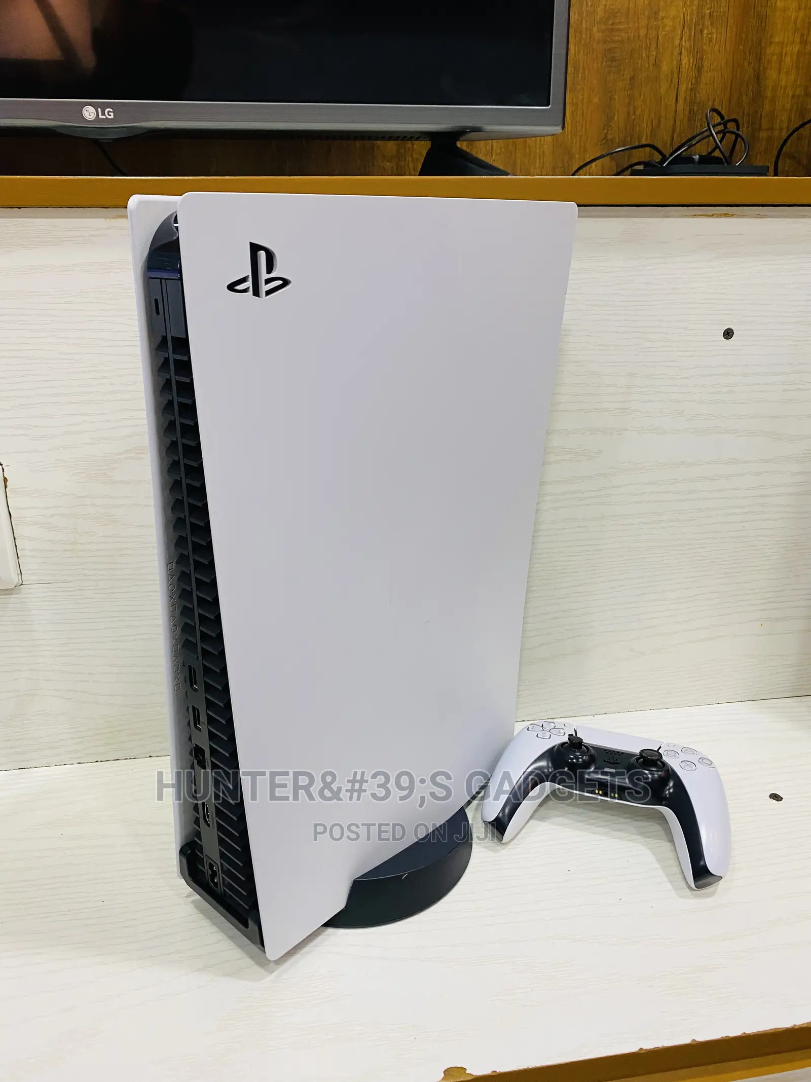 Play Station 5 With One Controller 830gb Memory