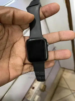 Apple Watch Series 4 44mm Uk Used About 6 Months