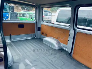 Toyota HiAce 2014 Silver