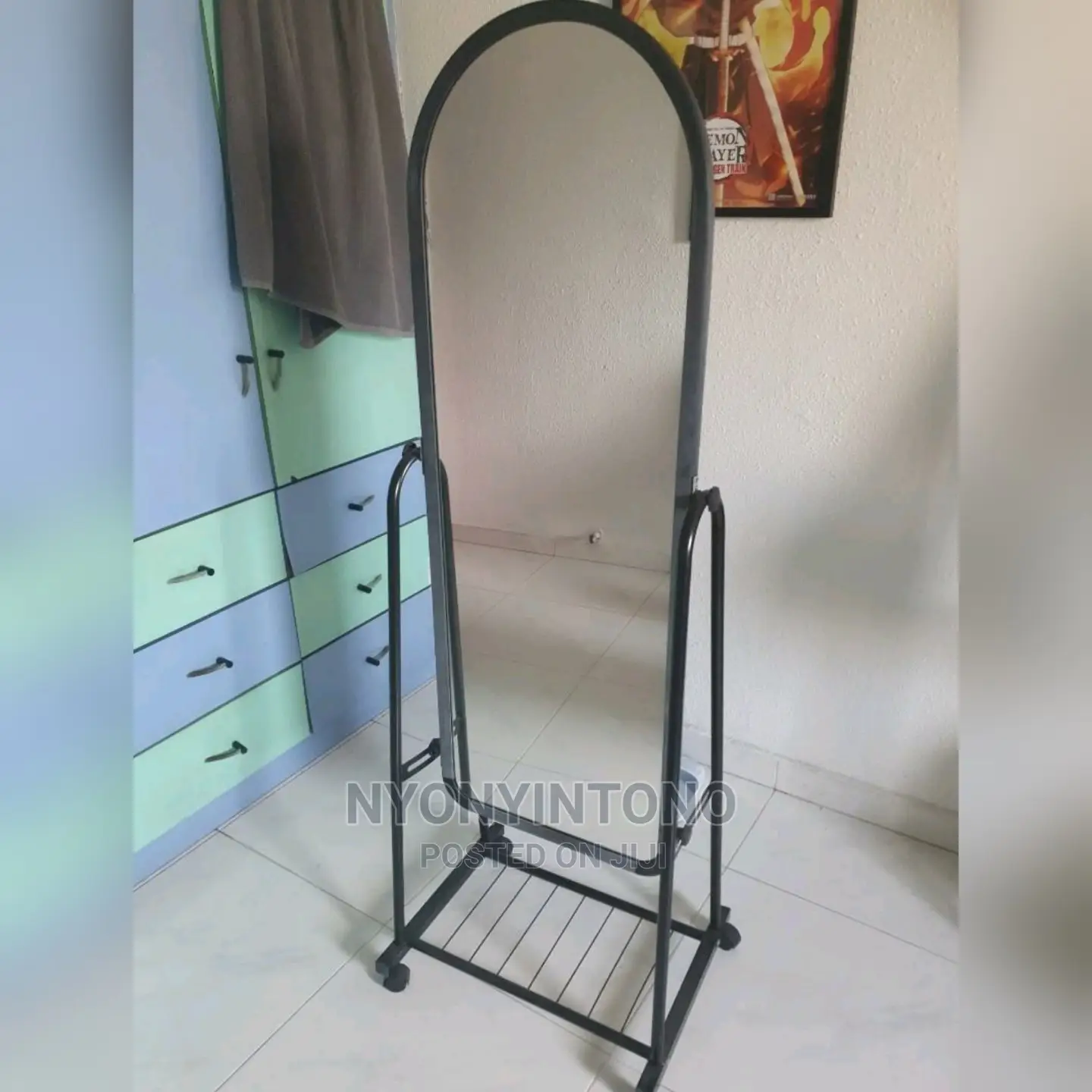 Free Stand Dressing Mirror