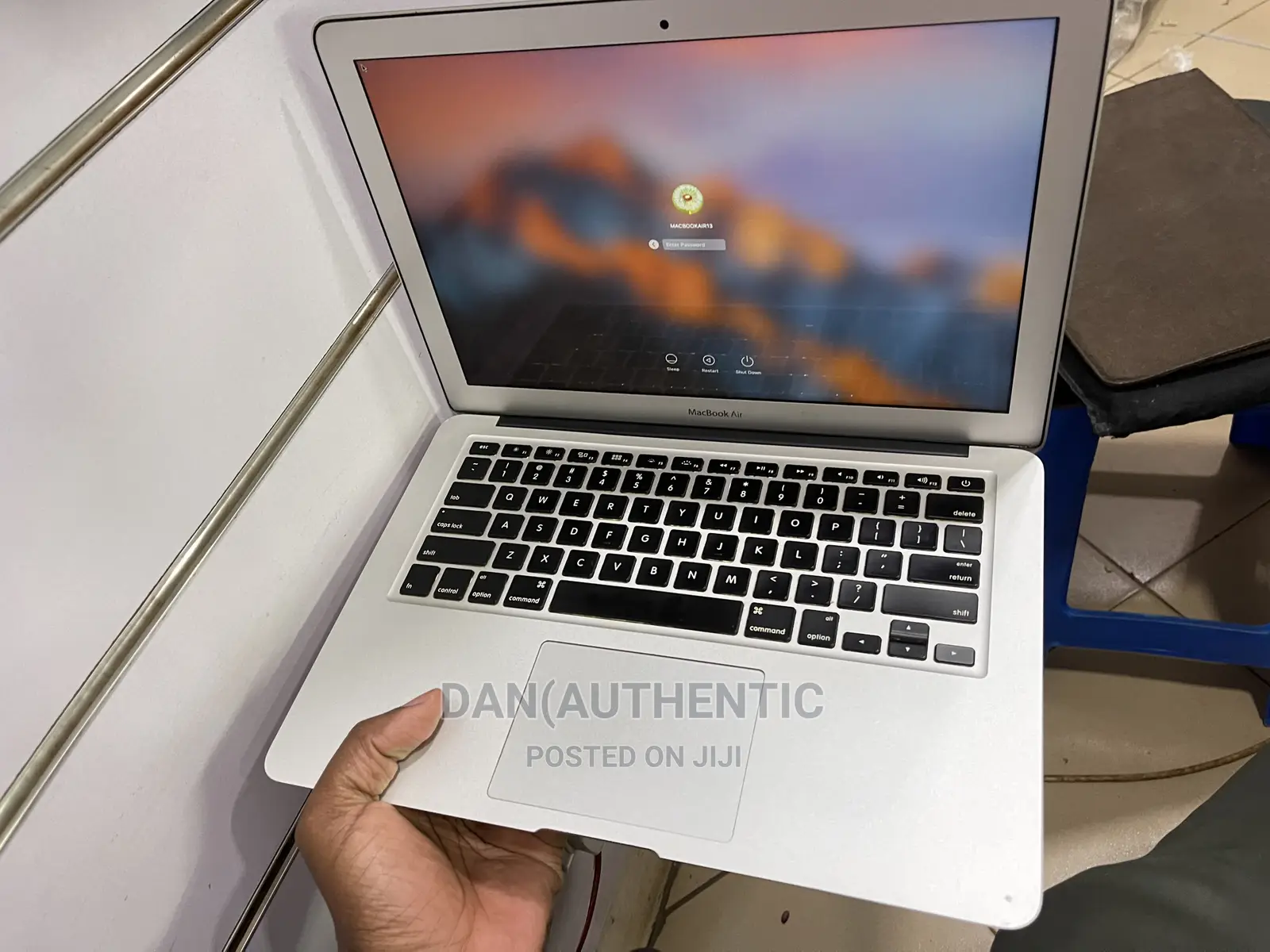 Laptop Apple MacBook Air 4GB Intel Core I5 SSD 128GB