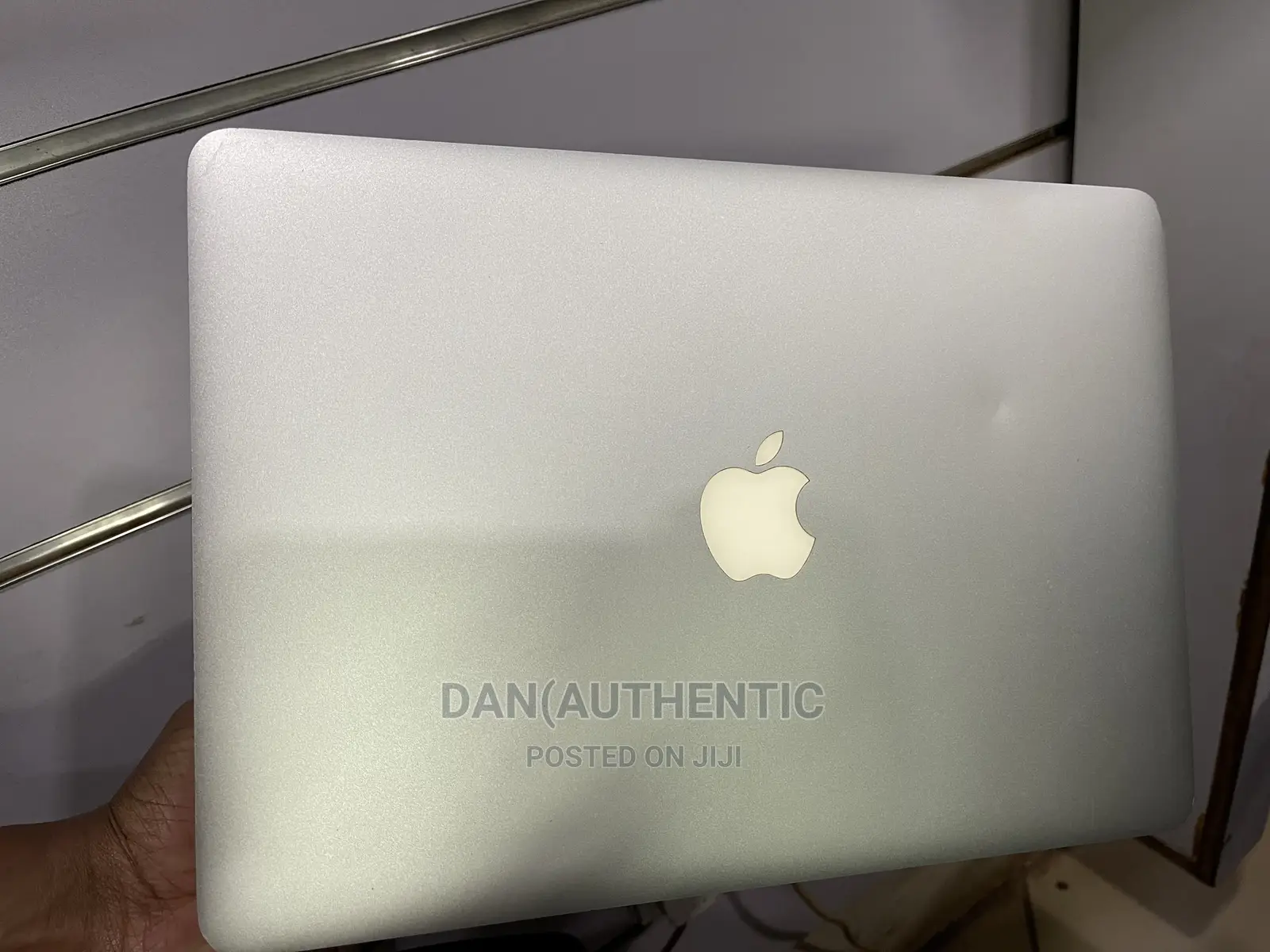 Laptop Apple MacBook Air 4GB Intel Core I5 SSD 128GB