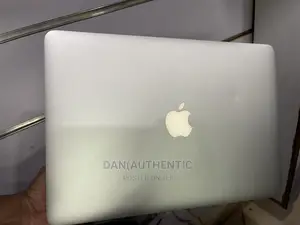 Laptop Apple MacBook Air 4GB Intel Core I5 SSD 128GB