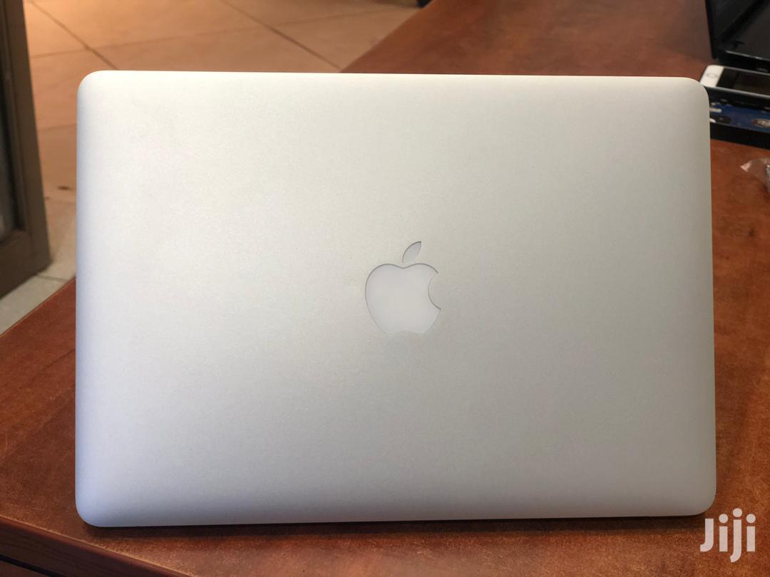 New Laptop Apple MacBook Air 4GB Intel Core I5 SSD 256GB