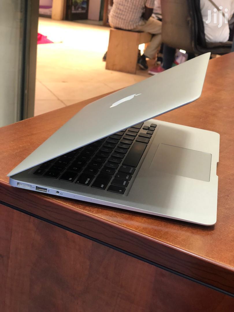 New Laptop Apple MacBook Air 4GB Intel Core I5 SSD 256GB