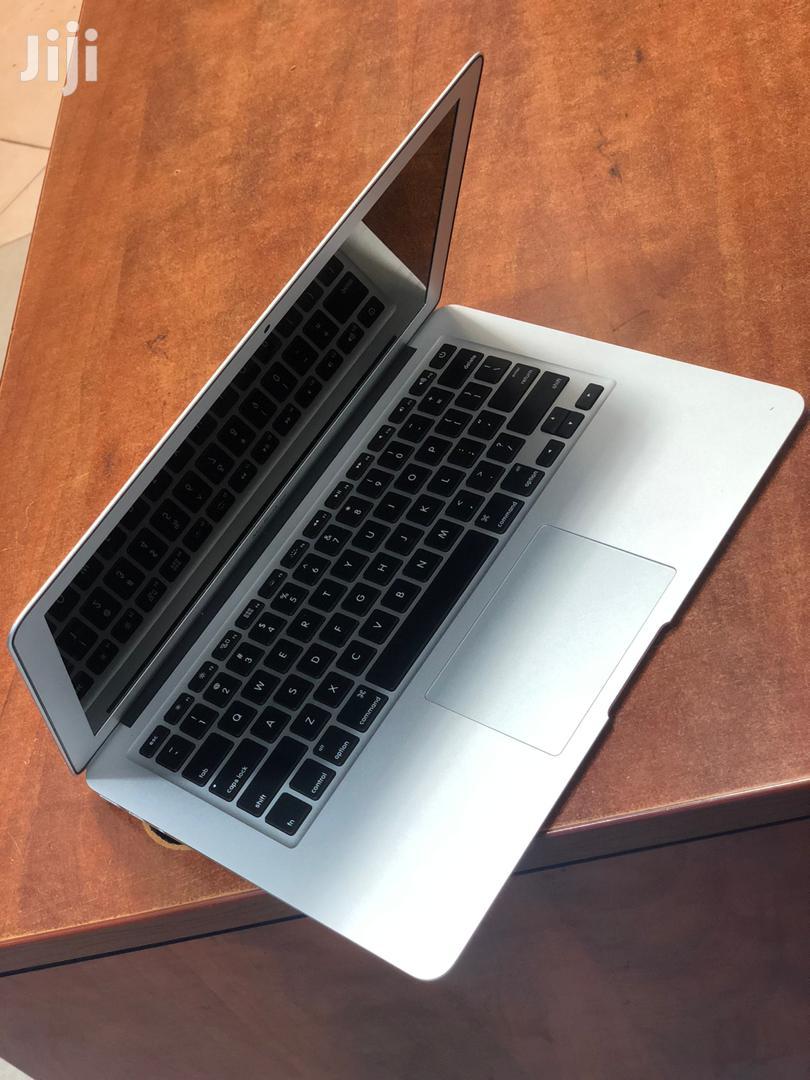 New Laptop Apple MacBook Air 4GB Intel Core I5 SSD 256GB