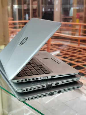 Laptop HP EliteBook 820 G3 4GB Intel Core I3 HDD 500GB