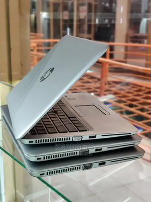 Laptop HP EliteBook 820 G3 4GB Intel Core I5 SSHD (Hybrid) 128GB