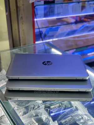 Laptop HP EliteBook 820 G3 4GB Intel Core I5 SSHD (Hybrid) 128GB