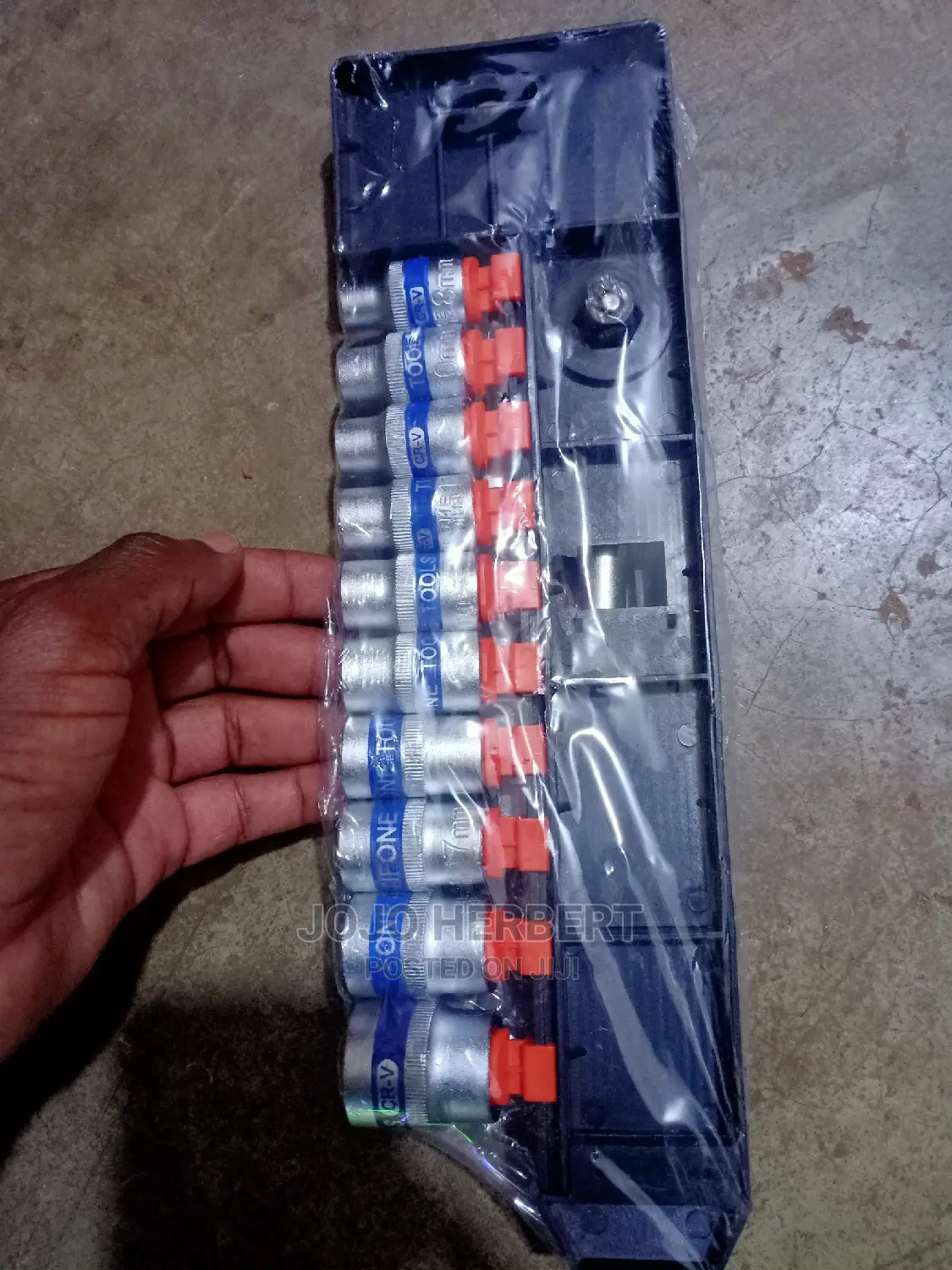 Ratchet Handle and Socket 12 Pieces