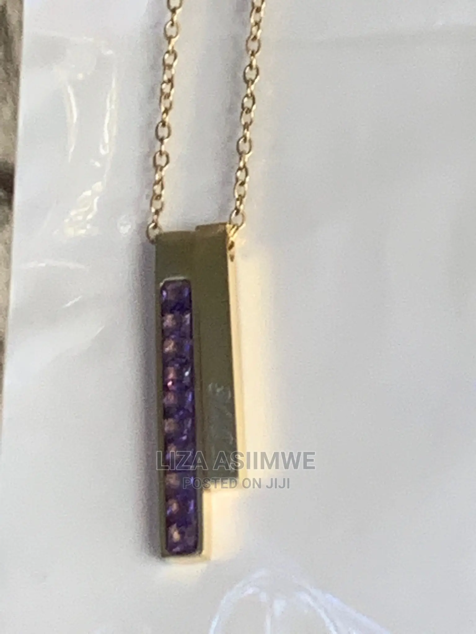 Simple and Unique Lady’S Necklaces Available