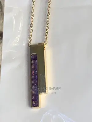 Simple and Unique Lady’S Necklaces Available