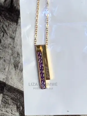 Simple and Unique Lady’S Necklaces Available