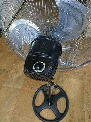 Couronne Stand Fan