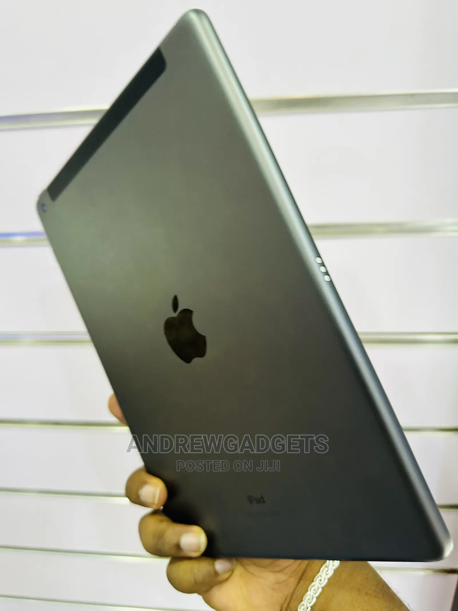 Apple iPad 10.2 (2021) 64 GB Gray