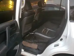 Landcruiser V8 Car for Hire-Rent, Selfdrive Allowed