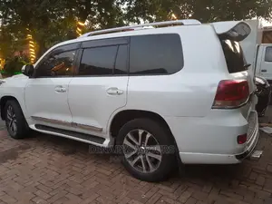 Landcruiser V8 Car for Hire-Rent, Selfdrive Allowed