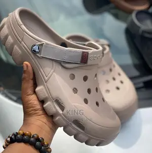 Artful Fit Crocs