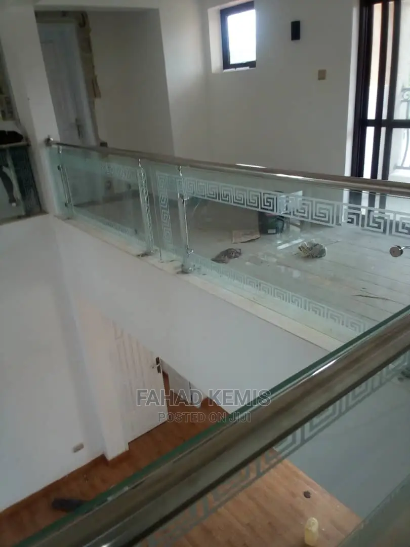 Modern Stainless Glass 10mm
