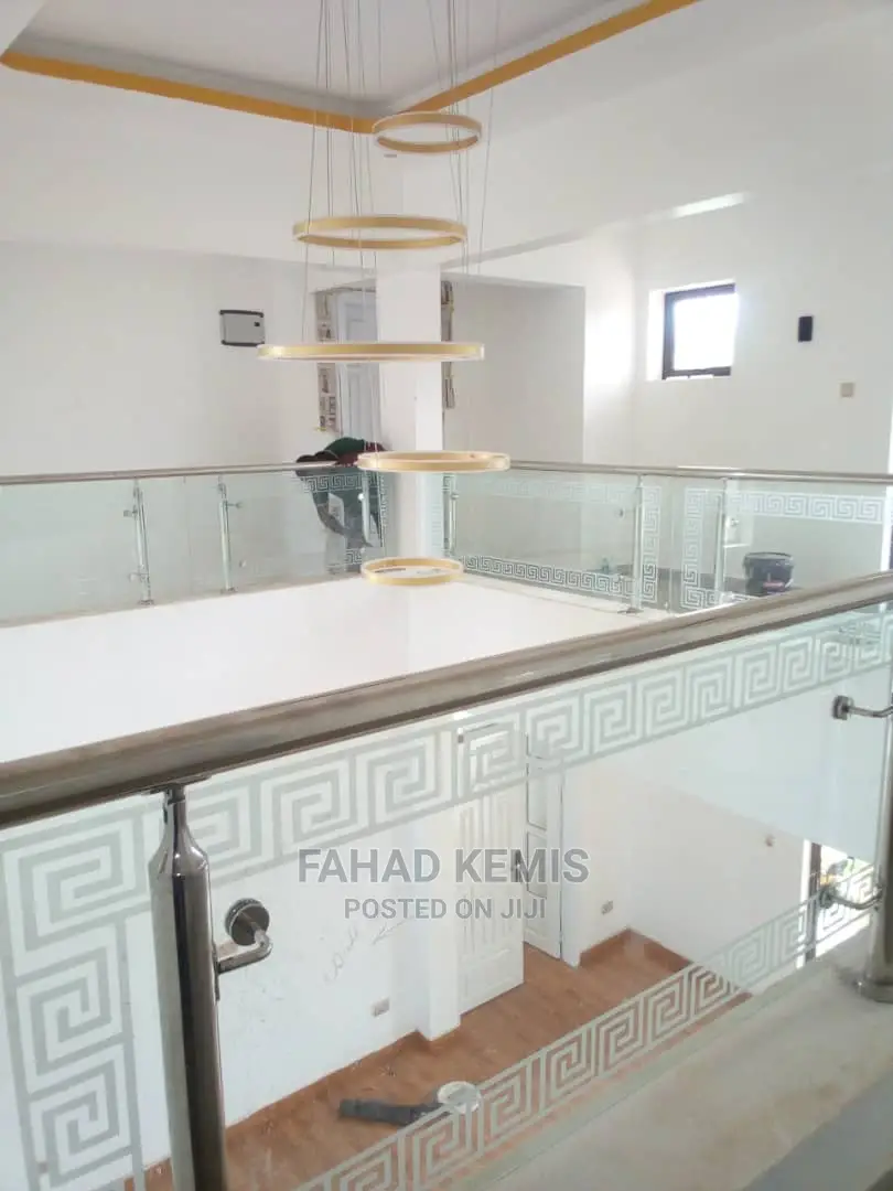 Modern Stainless Glass 10mm